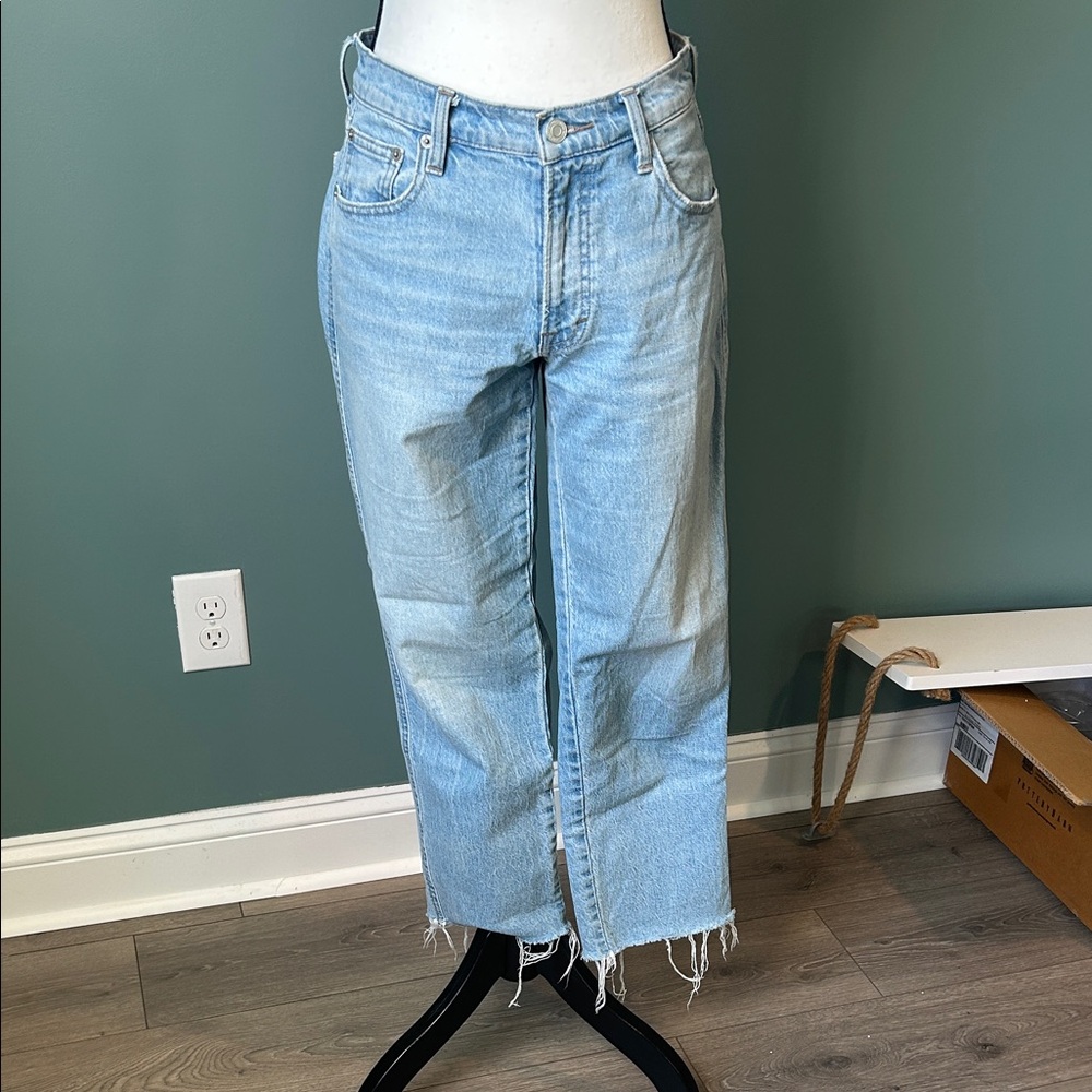 Lucky Brand Women’s Denim Mid Rise Crop Jeans in Light Wash